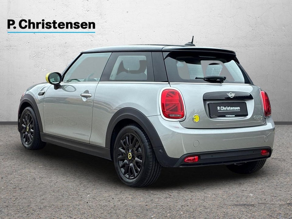 MINI Cooper SE Essential 3d
