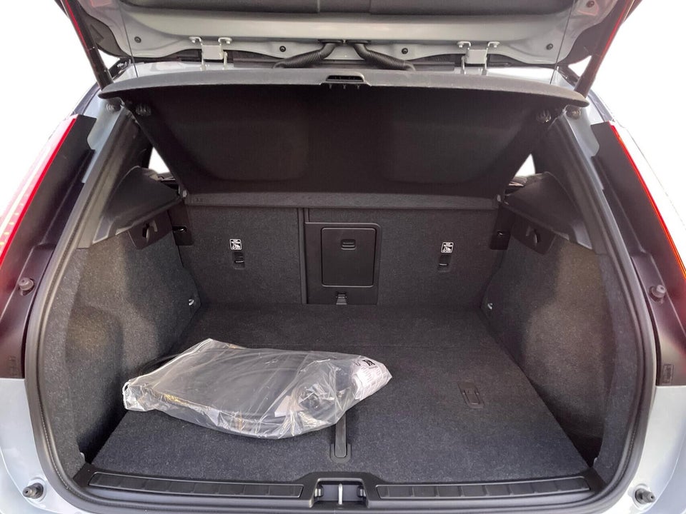 Volvo XC40 ReCharge Twin Plus 5d