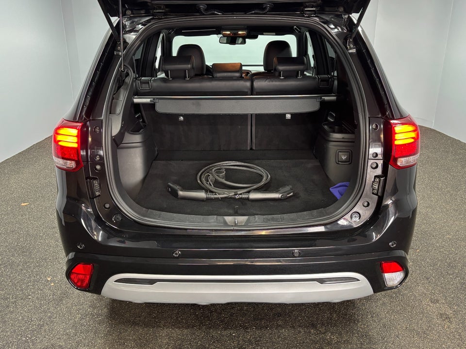 Mitsubishi Outlander 2,4 PHEV Instyle CVT 4WD 5d
