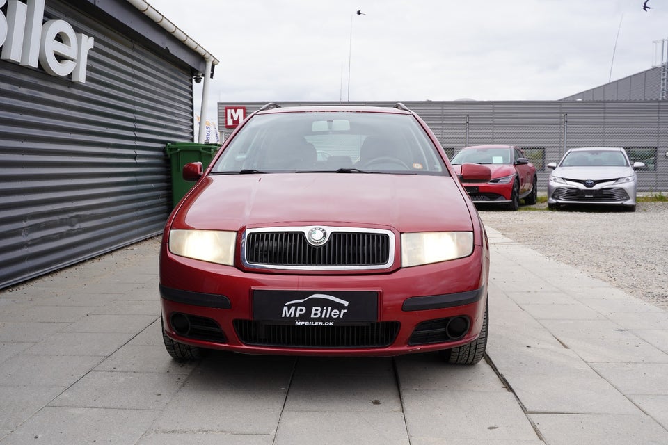 Skoda Fabia 1,4 16V 75 Ambiente Combi 5d