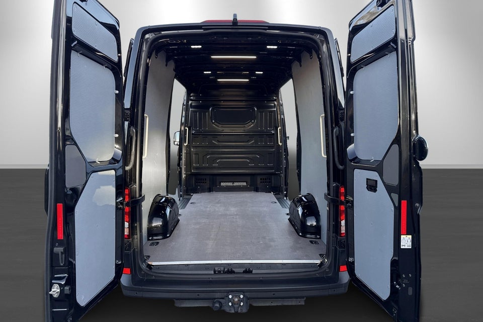 VW Crafter 35 2,0 TDi 177 Kassevogn L3H3 aut.