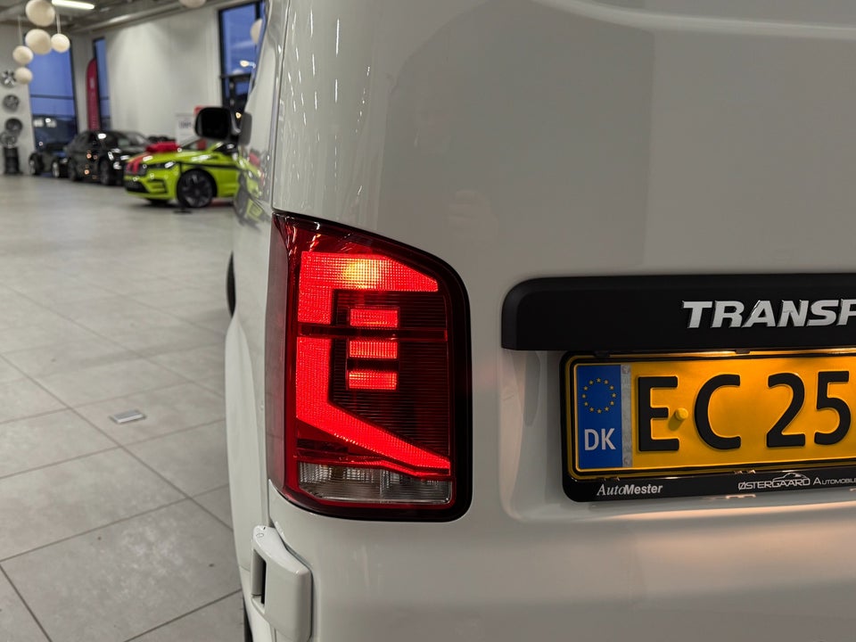 VW Transporter 2,0 TDi 150 Kassevogn DSG lang
