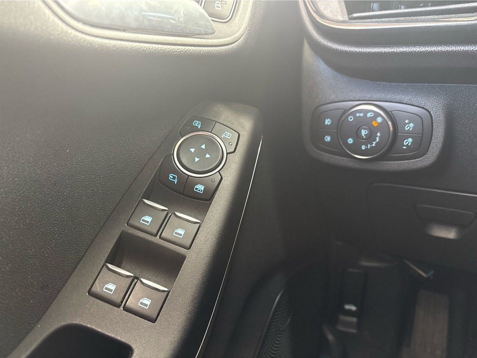 Ford Fiesta 1,0 EcoBoost mHEV Active 5d