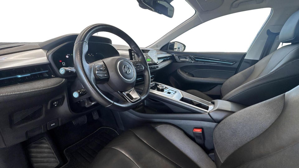 MG MG5 61 Luxury 5d