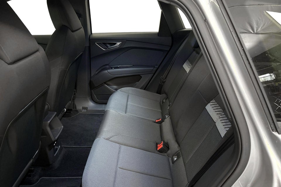 Audi Q4 e-tron 45 Progress 5d