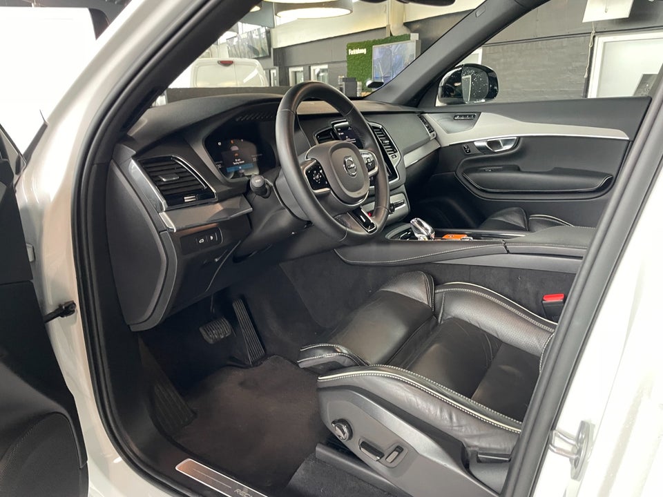 Volvo XC90 2,0 T8 ReCharge Ultimate Dark aut. AWD 7prs 5d