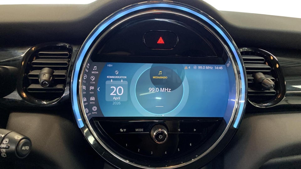 MINI Cooper SE Essential 3d