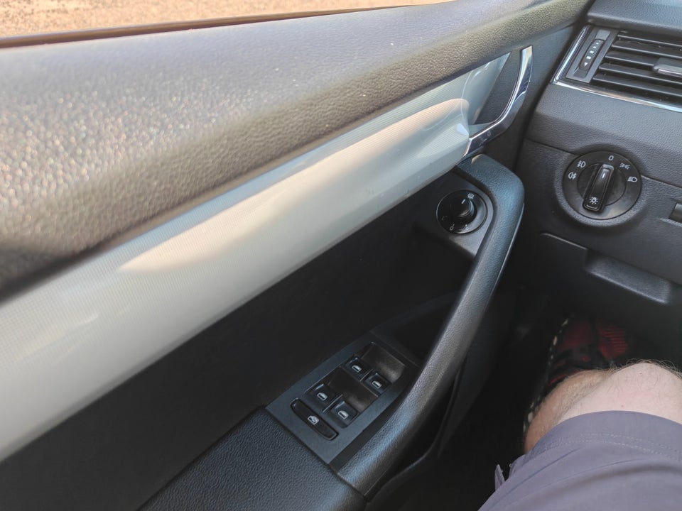 Skoda Octavia 1,6 TDi 105 Ambition Combi 5d