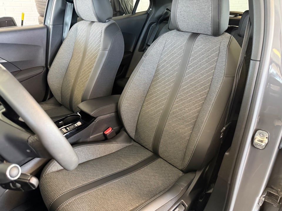 Peugeot e-2008 50 Allure 5d