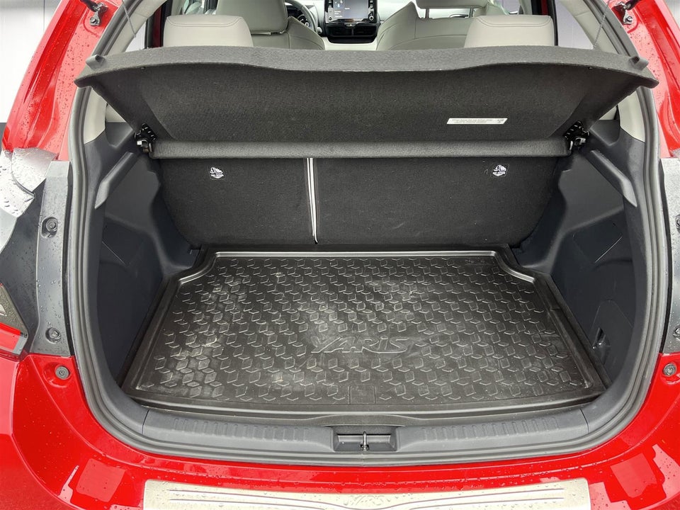 Toyota Yaris 1,5 Hybrid Elegant e-CVT 5d