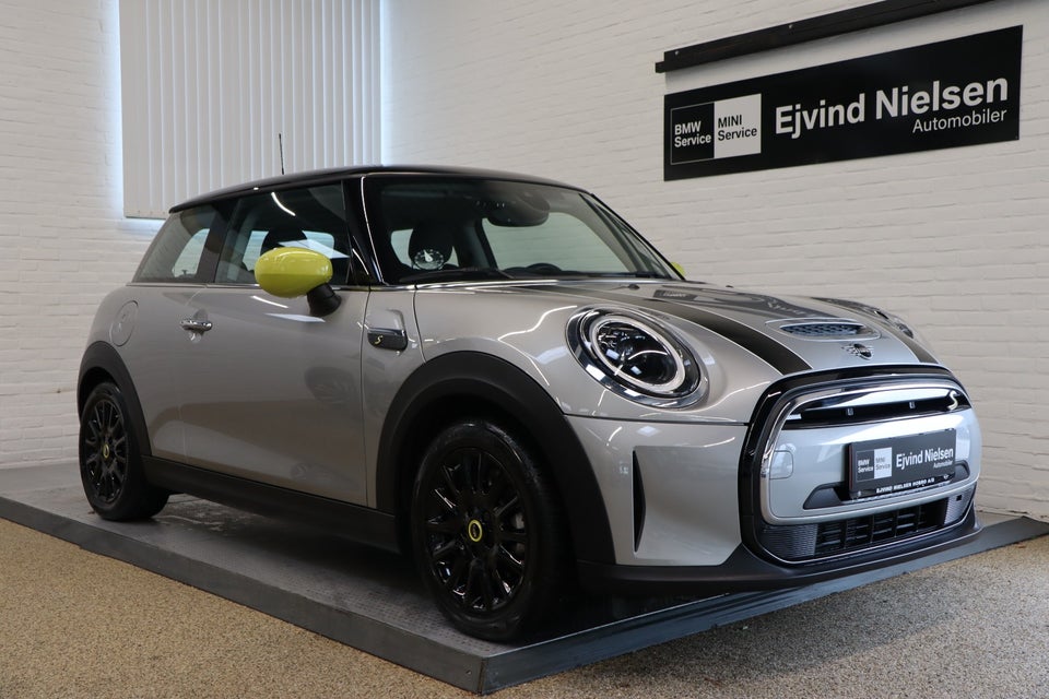 MINI Cooper SE Classic Trim 3d