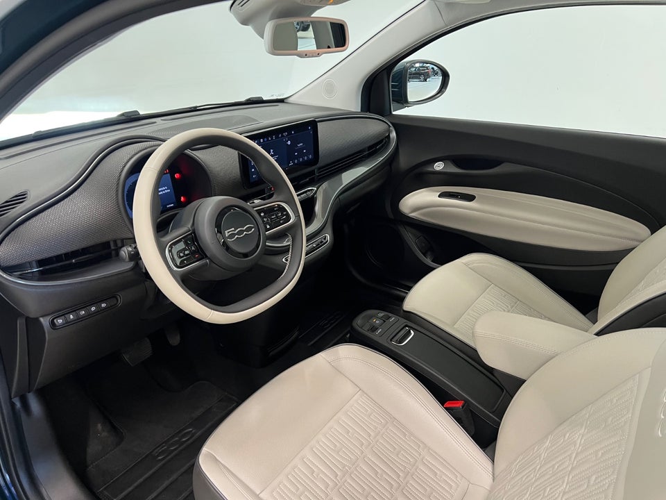 Fiat 500e 42 la Prima Sky 3d