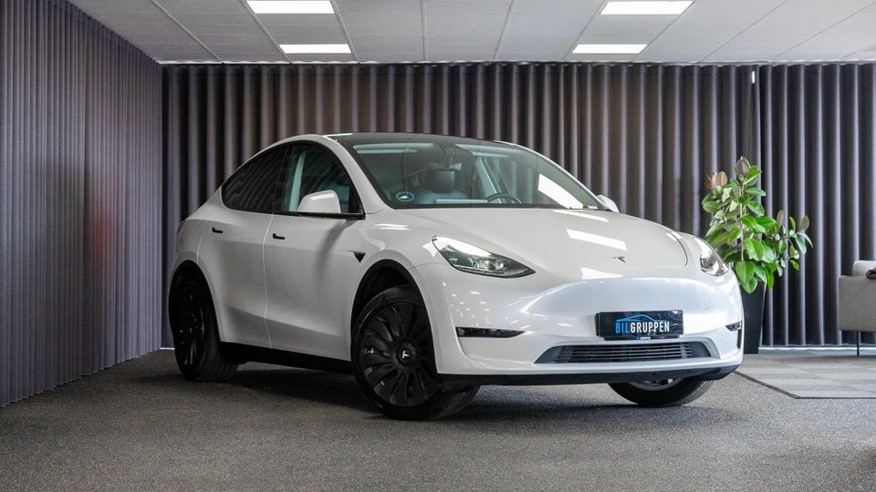 Tesla Model Y RWD 5d