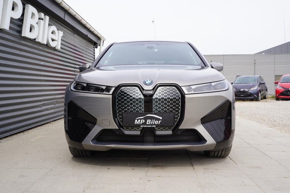 BMW iX xDrive40 Fully Charged Sport 5d