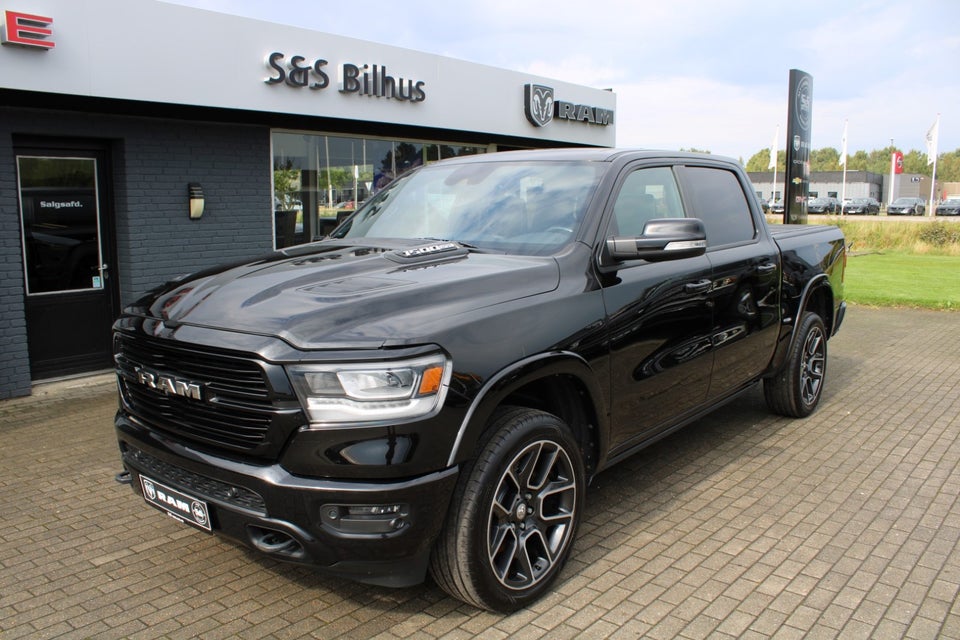 Dodge RAM 1500 5,7 V8 Hemi Laramie Black aut. 4d