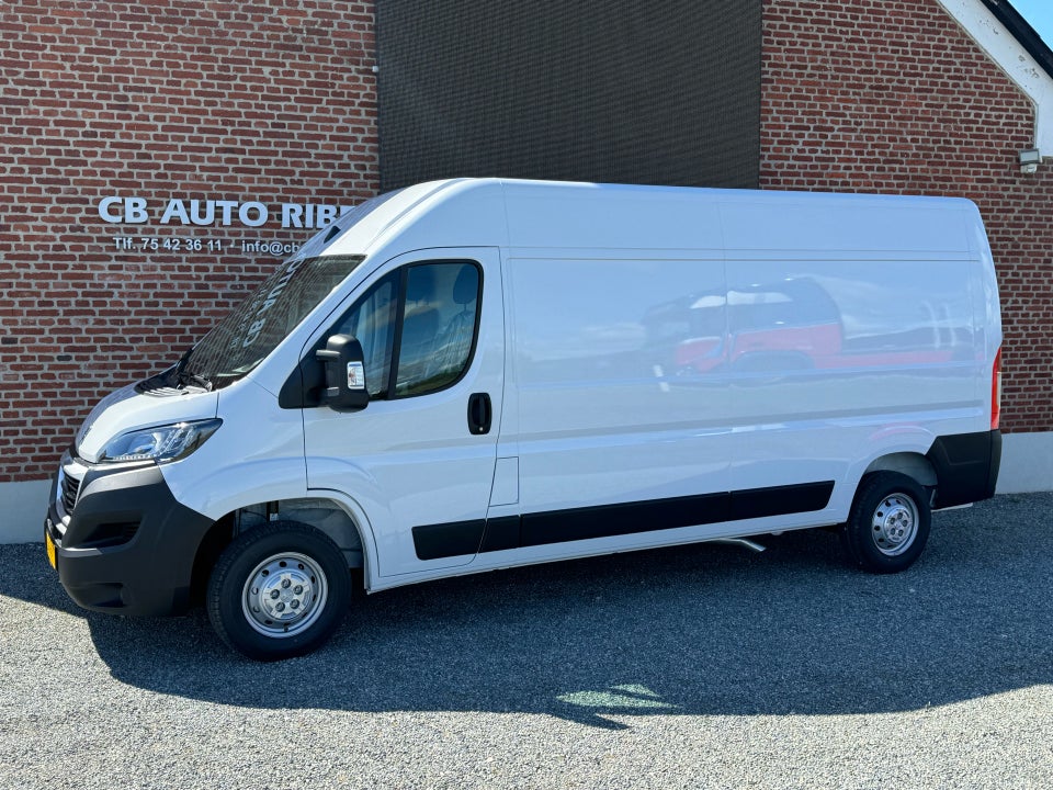 Peugeot Boxer 335 2,2 BlueHDi 140 L3H2 Premium