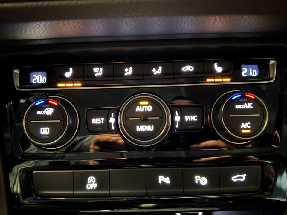 VW Touran 1,6 TDi 115 IQ.Drive DSG 7prs 5d