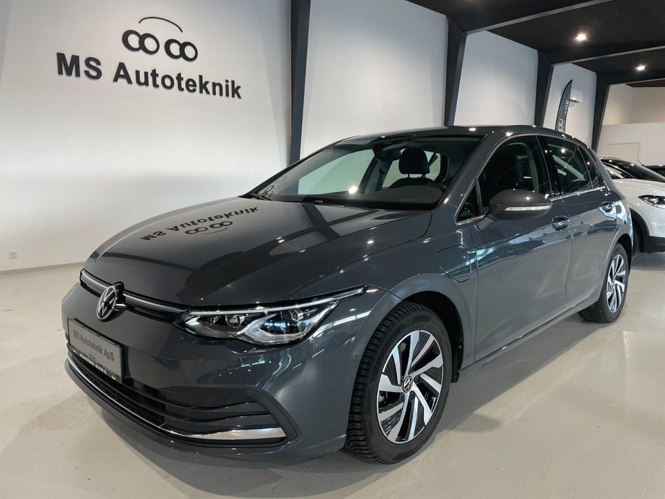 VW Golf VIII 1,4 eHybrid DSG 5d