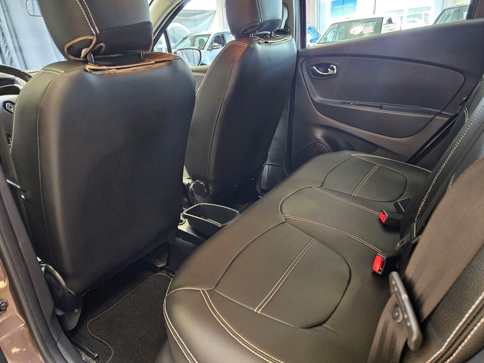 Renault Captur 0,9 TCe 90 Expression Navi Style 5d