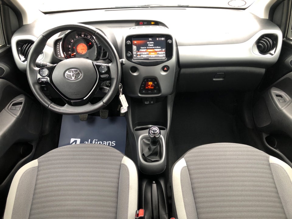 Toyota Aygo 1,0 VVT-i x-sky 5d