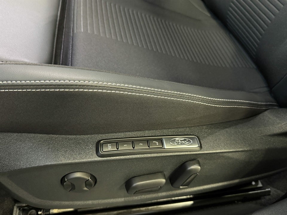 Ford Explorer 84 Select Extended Range AWD 5d