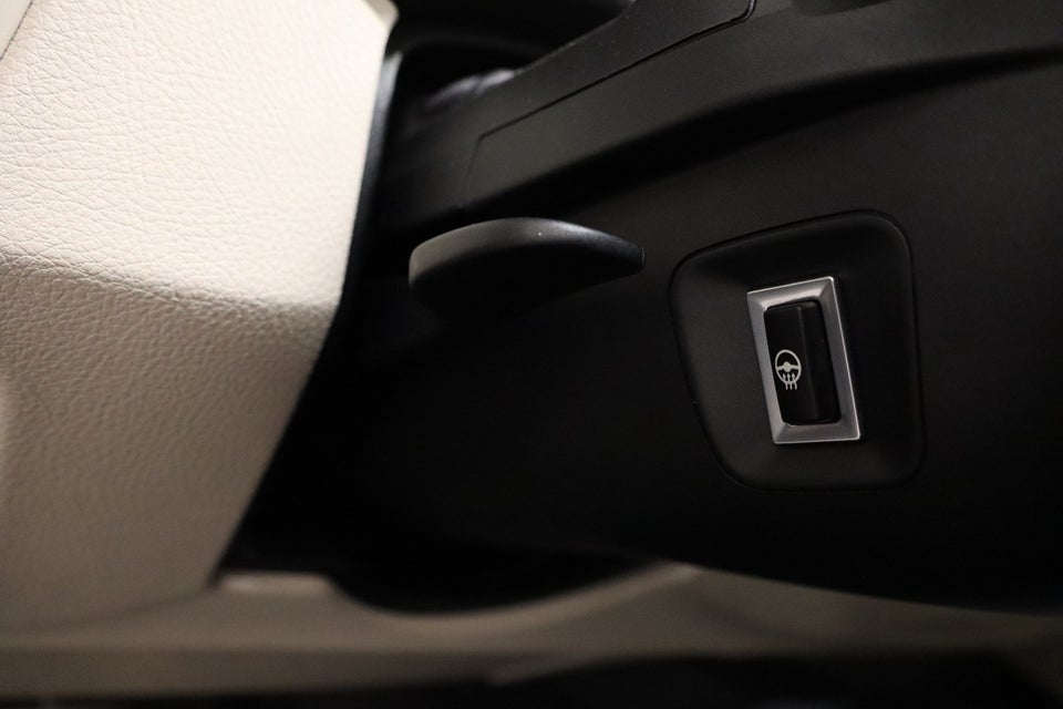 BMW 330d 3,0 Advantage aut. 4d