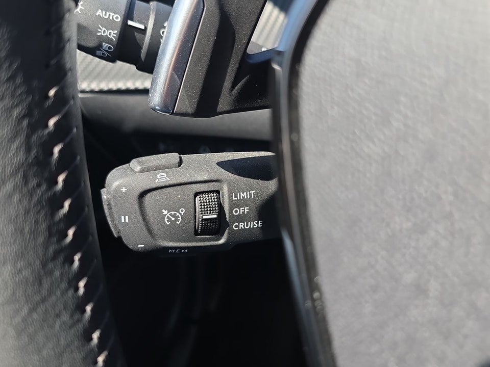 Peugeot 2008 1,2 PureTech 130 Vision Sport EAT8 5d