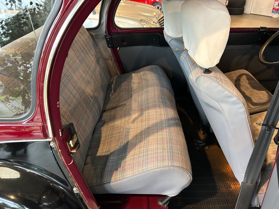 Citroën 2CV 0,6  4d