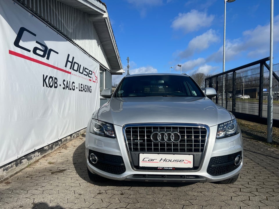 Audi Q5 2,0 TFSi 211 S-line quattro S-tr. 5d