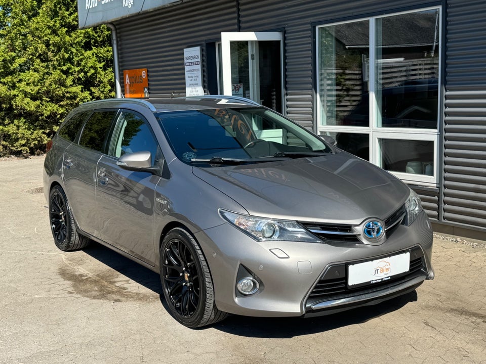 Toyota Auris 1,8 Hybrid H2+ Touring Sports CVT 5d