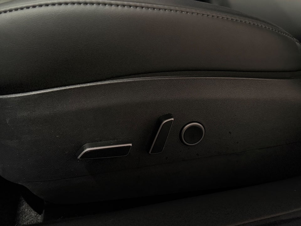 Tesla Model 3 Long Range AWD 4d