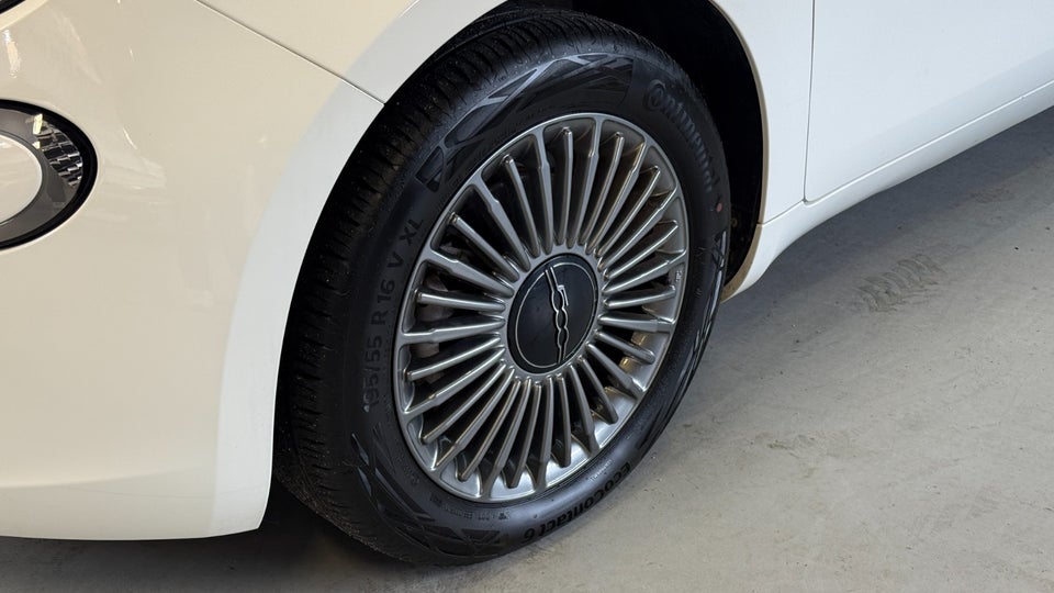 Fiat 500e 42 Icon 3d