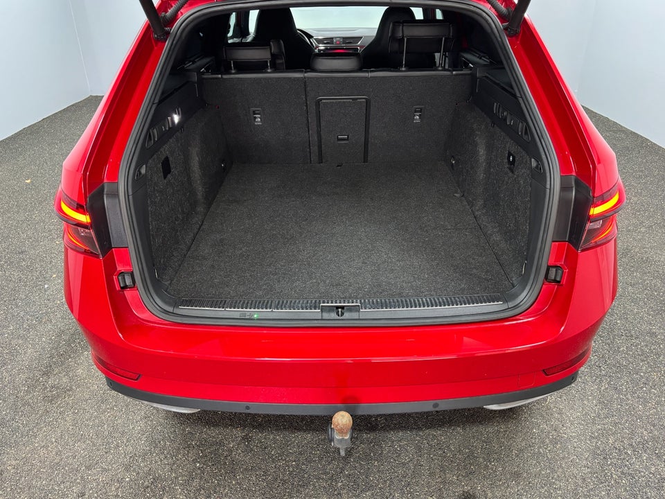 Skoda Superb 1,4 TSi iV Sportline Combi DSG 5d