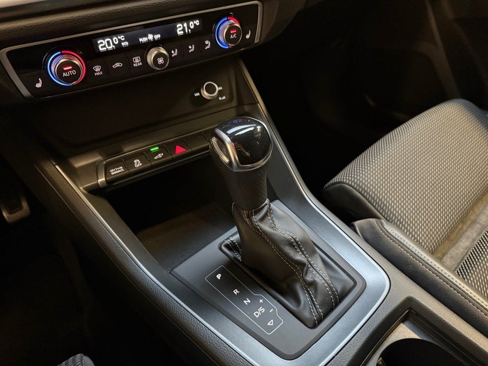 Audi Q3 45 TFSi e S-line S-tr. 5d