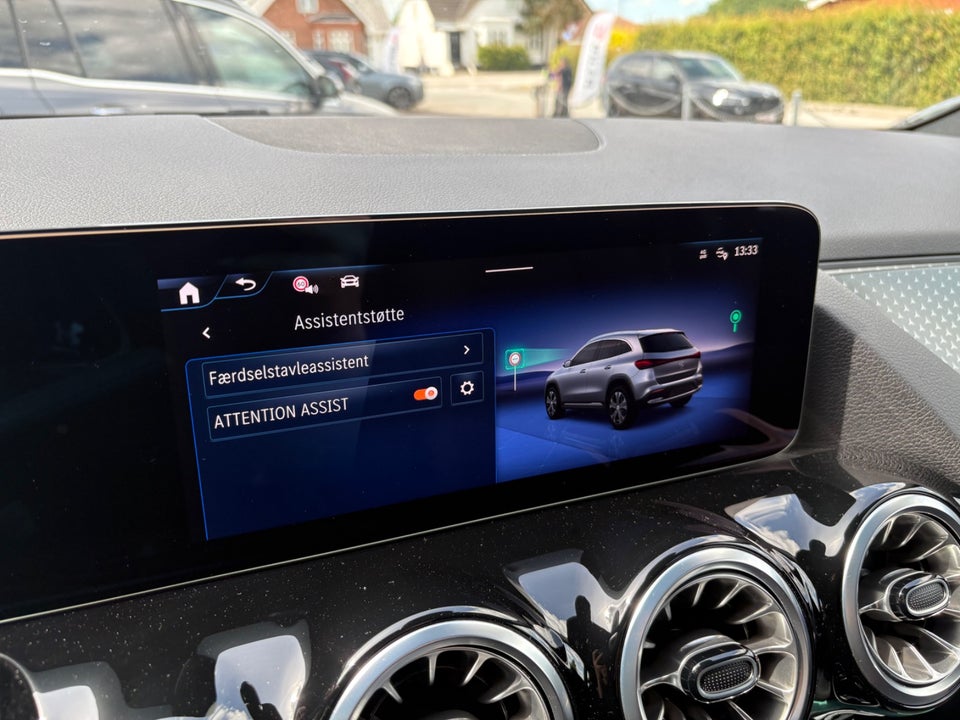 Mercedes EQA350 4Matic 5d