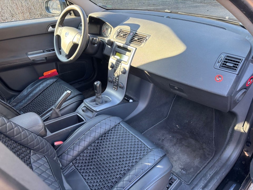 Volvo S40 1,8 Kinetic 4d