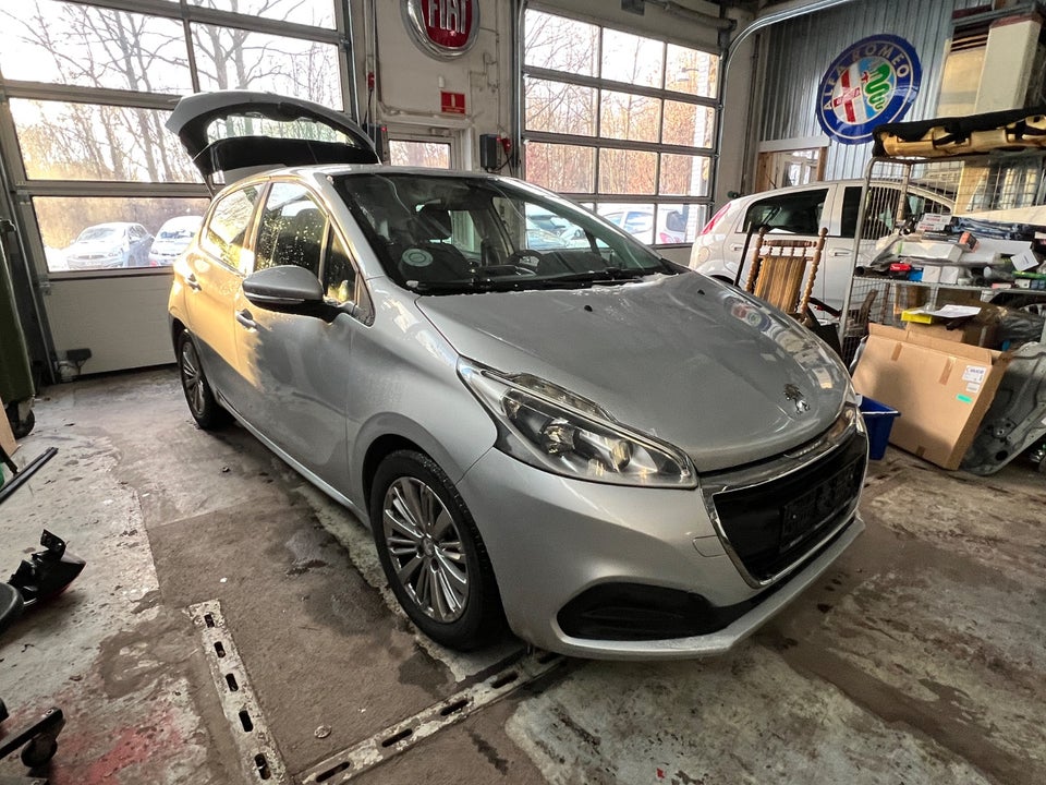 Peugeot 208 1,6 BlueHDi 100 Active 5d