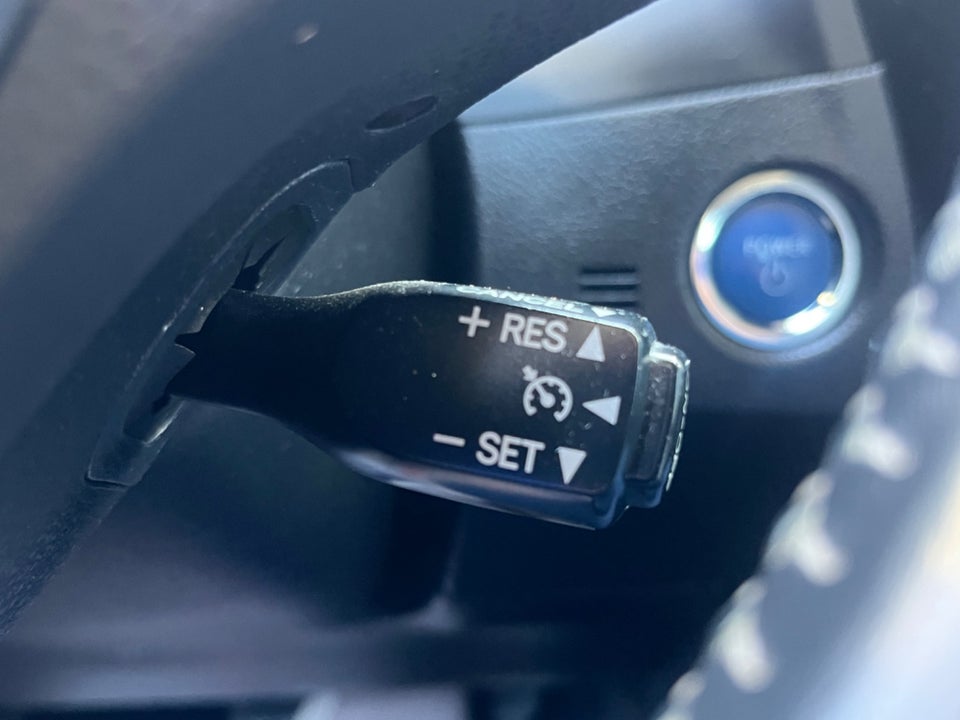 Toyota Auris 1,8 Hybrid H2 Selected CVT 5d