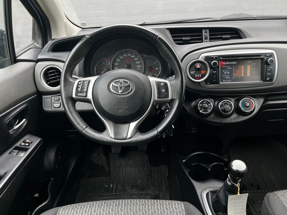 Toyota Yaris 1,3 VVT-i T2 5d