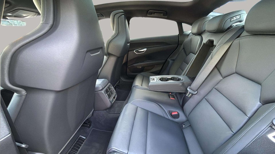 Audi e-tron GT quattro 4d