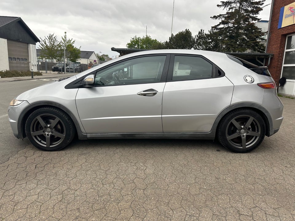 Honda Civic 1,8 Sport 5d