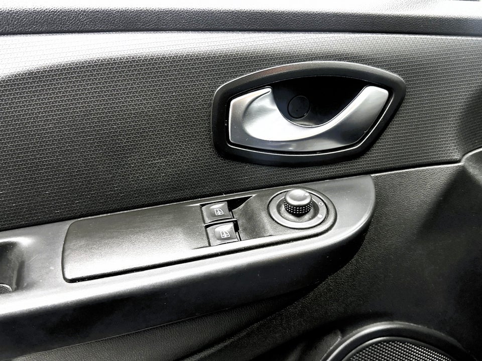 Renault Clio IV 0,9 TCe 90 Expression 5d