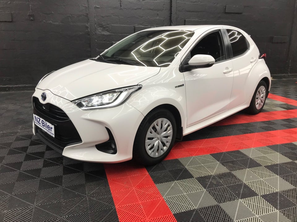 Toyota Yaris 1,5 Hybrid H3 Vision e-CVT 5d
