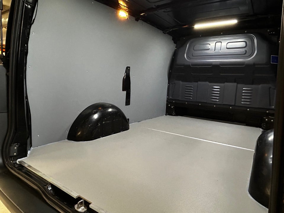 Mercedes Vito 114 2,0 CDi Kassevogn K aut. RWD