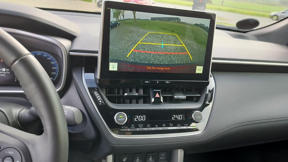 Toyota Corolla Cross 1,8 Hybrid Style Comfort CVT 5d