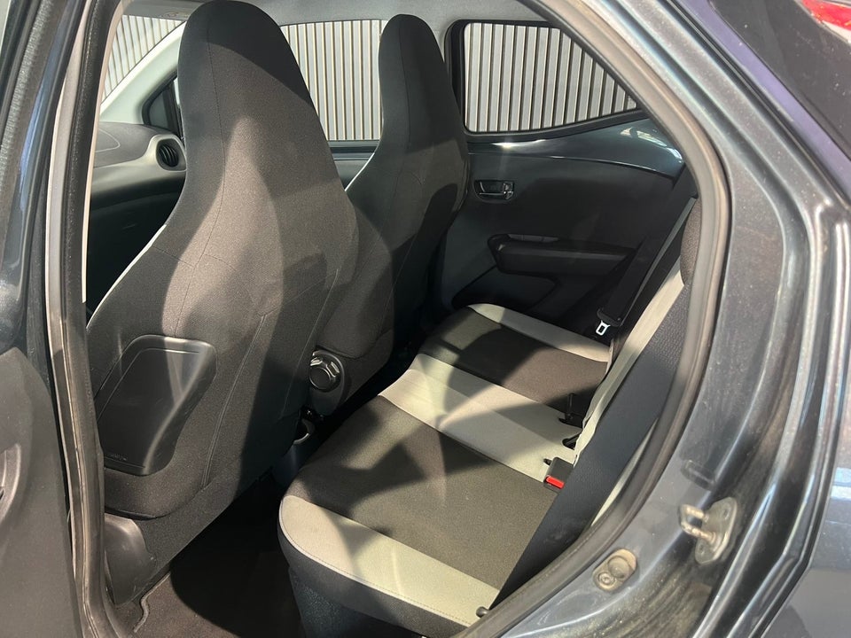 Toyota Aygo 1,0 VVT-i x-play 5d