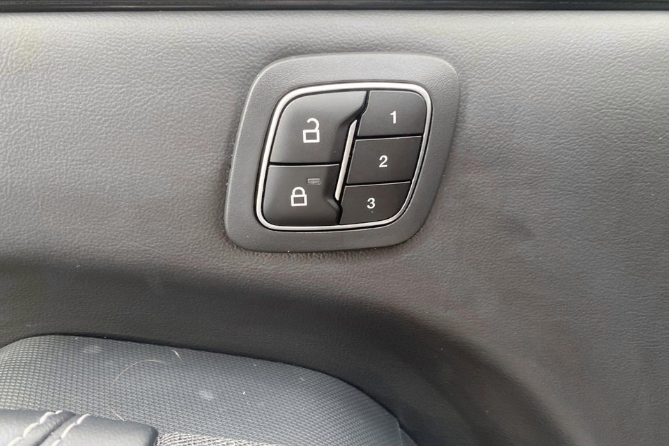 Ford Mustang Mach-E 75 Standard Range 5d