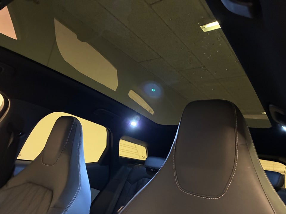 Ford Explorer 82 Premium Extended Range 5d