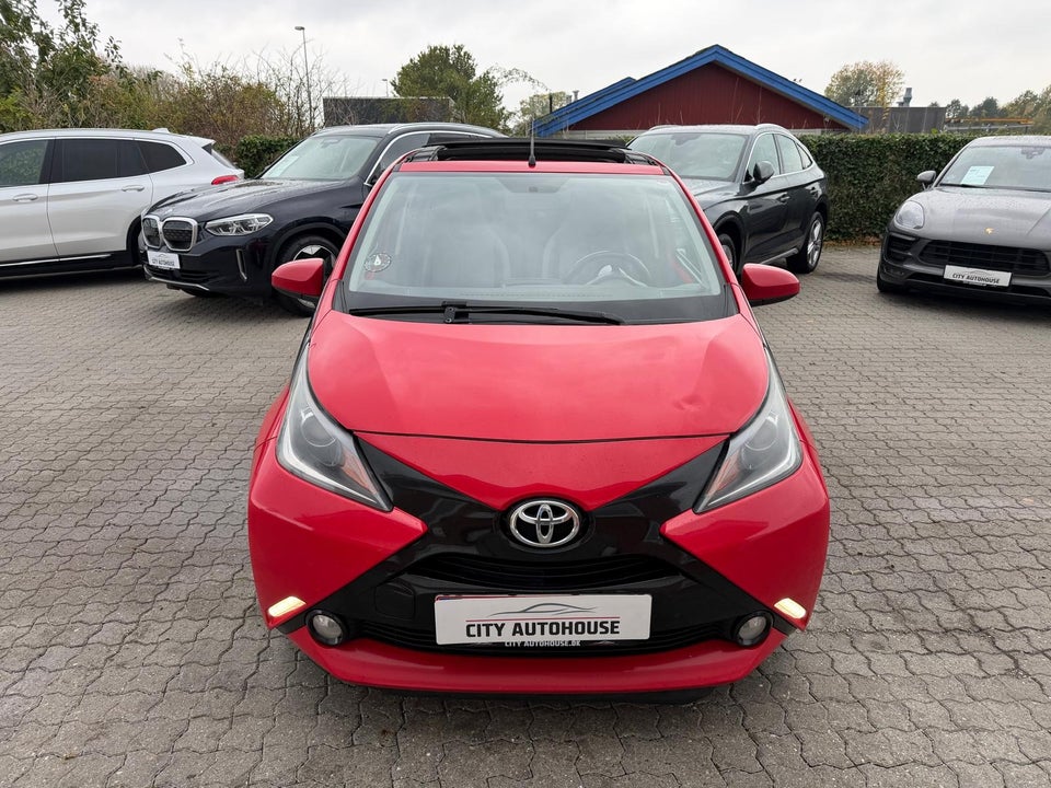 Toyota Aygo 1,0 VVT-i x-wave Sky 5d