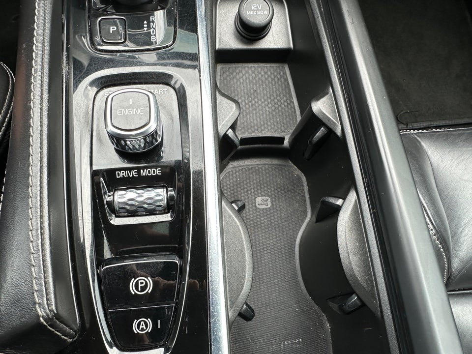 Volvo XC90 2,0 T8 407 Inscription aut. AWD 7prs 5d